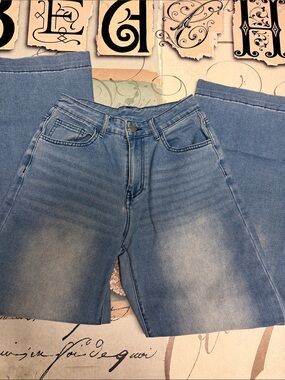 Valia Faded Light Blue Wide-Leg Flare Jeans